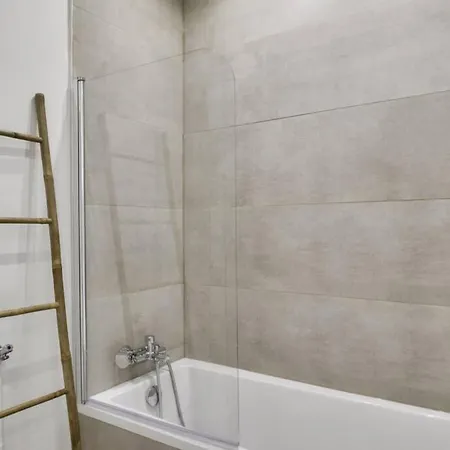 公寓 Elegant 1-bedroom Flat In W Private Terrace 尼斯
