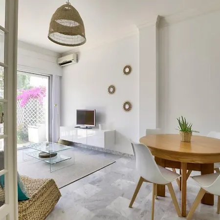 Elegant 1-bedroom Flat In W Private Terrace 公寓 *